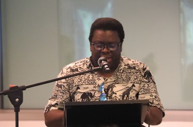 Raïs Neza Boneza, poète congolais, écrivain et militant de la paix, lors de la Rencontre internationale des Poètes du Monde en Italie 2026.